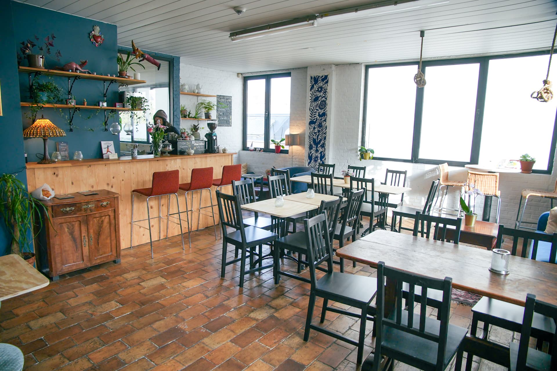 Une fenetre et un espace partagé au Forest Lighthouse