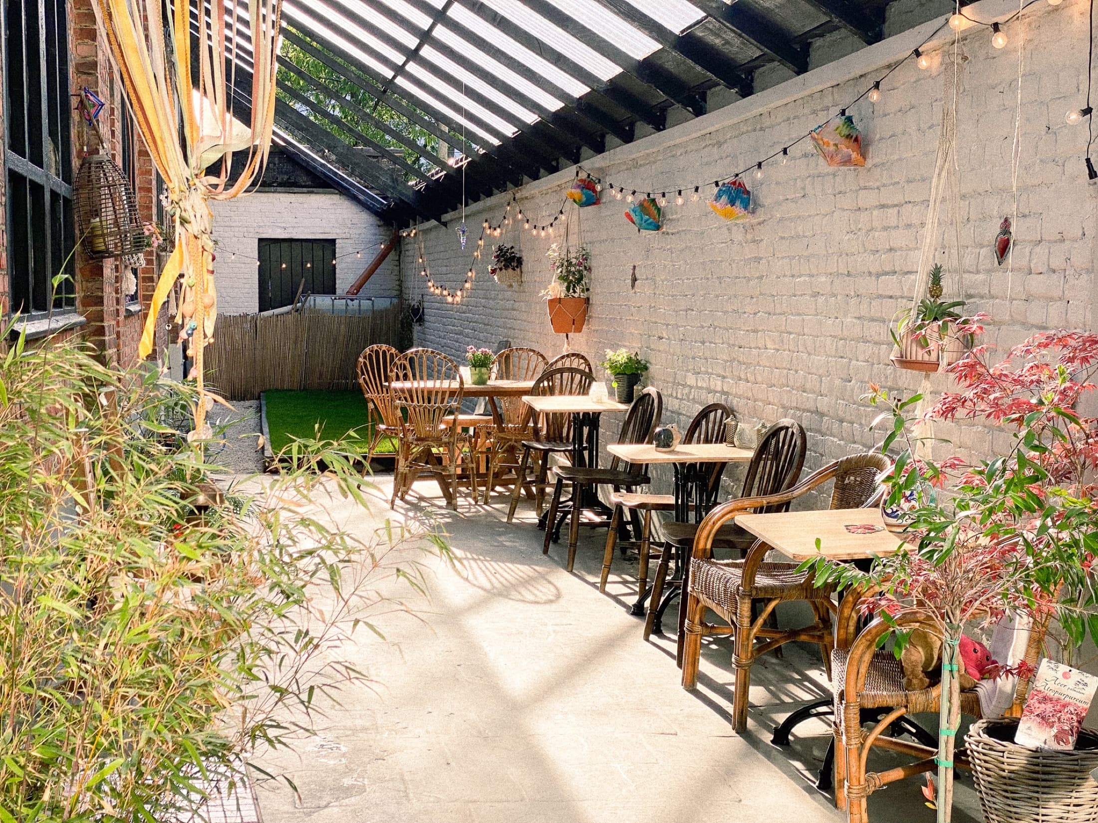 Patio juste après l'entrée à Forest Lighthouse.